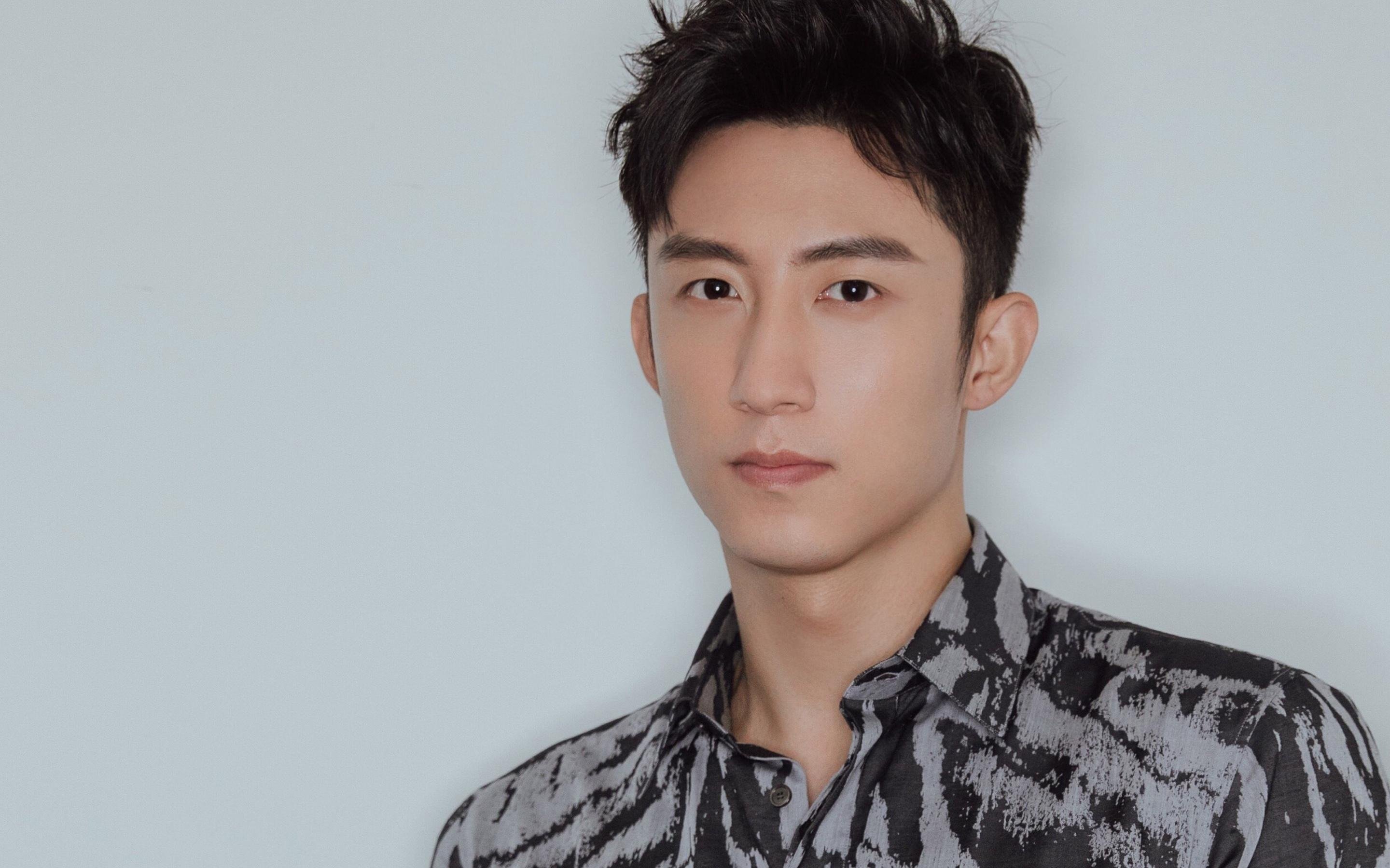 恩多耶-布鲁阿尔决赛精彩瞬间成为焦点，多恩布什